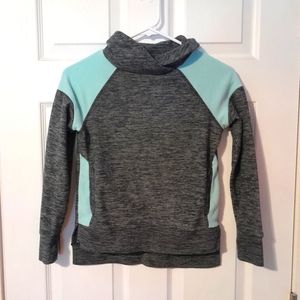 Girls size 7/8 SO sweatshirt. Grey and green